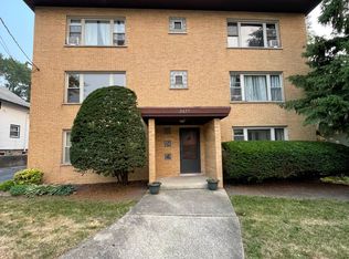 2637 New St APT 2E, Blue Island, IL