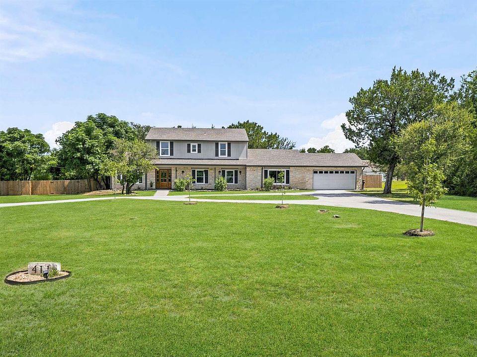 1st image of 411 Carriage Oaks Dr