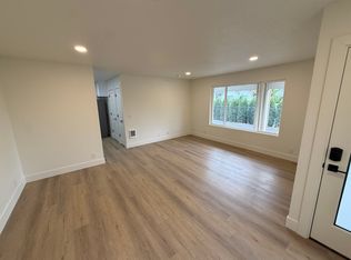 302 3rd St #2, Woodland, WA 98674