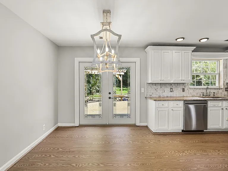 3127 Creekview Ln — Photo 26