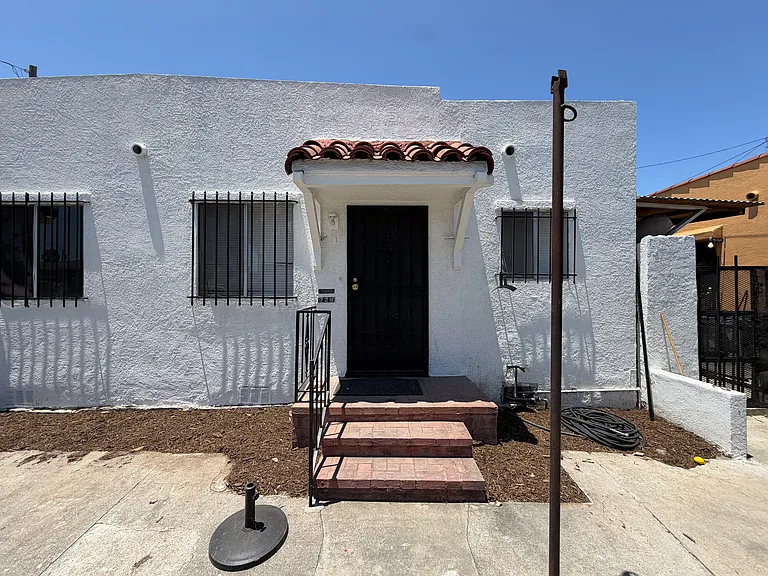 729 Martin Luther King Jr Ave — Photo 1