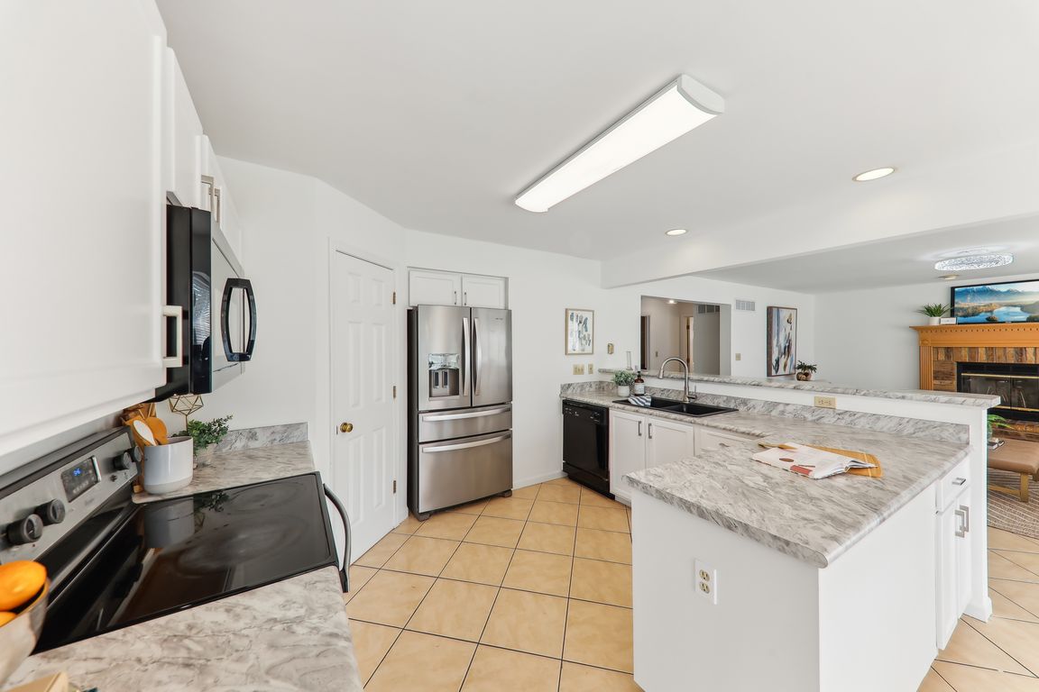 3266 Bridgeport Place Dr-2504-022.jpg