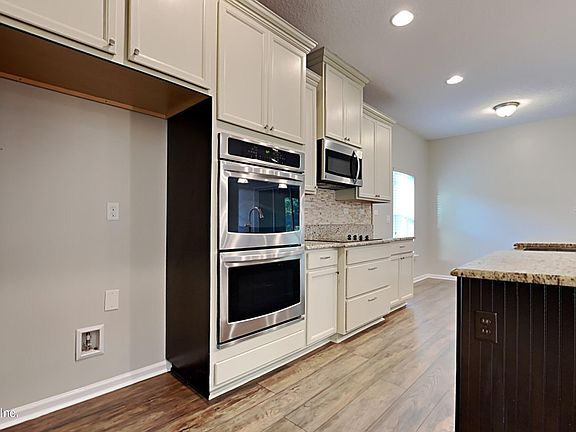 4th image of 3349 SHINNECOCK Lane
