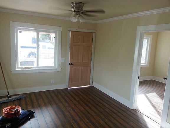 2nd image of 333 W 118th Pl