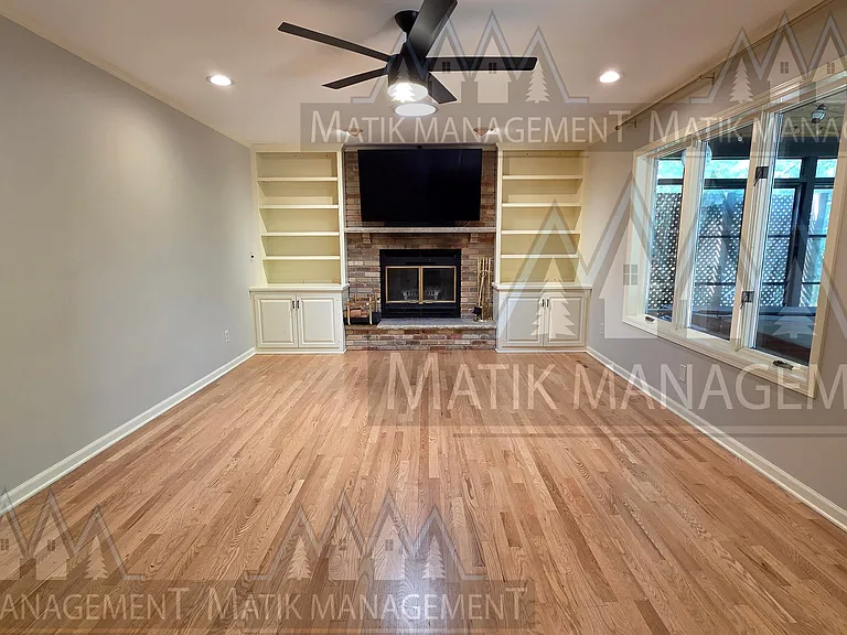 1420 Ridge Cliff Ln NE — Photo 20