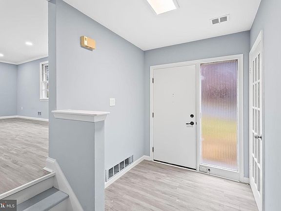 3rd image of 4302 Henderson Rd