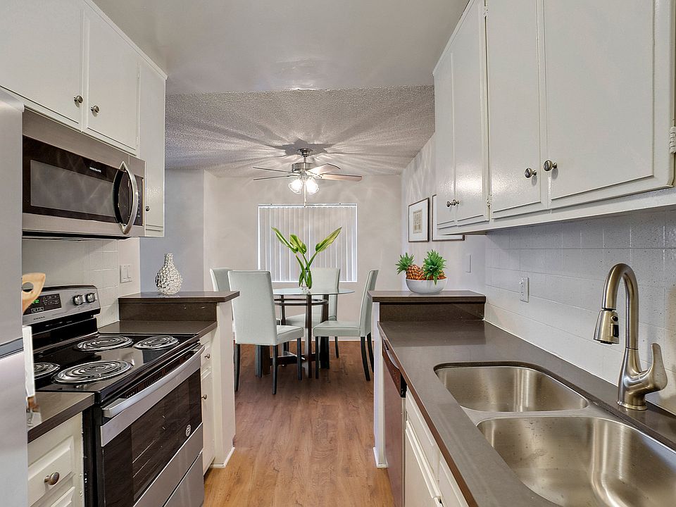 1st image of 1015 S Barrington Ave #6431278