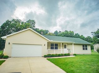 16484 Elder Oak Trl, Fenton, MI 48430