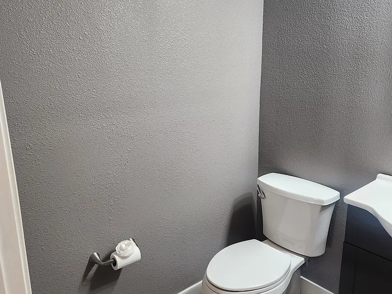 4742 Village Green Pkwy — Photo 15