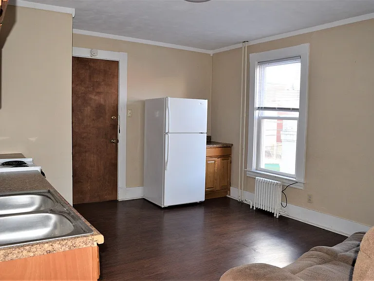35 S Carpenter Ave — Photo 13