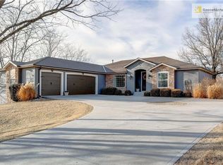 1402 Whispering Rdg, Pleasant Hill, MO 64080