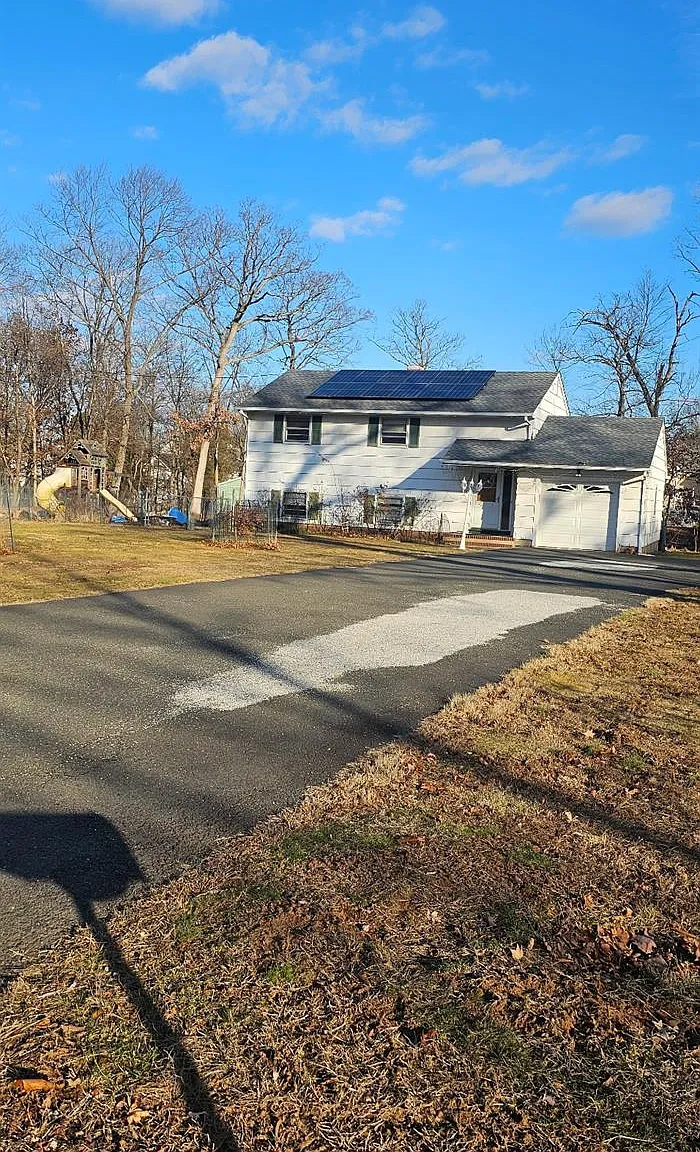 4 bed, 2.0 bath, 1632 sqft, $3,700 — Photo 1