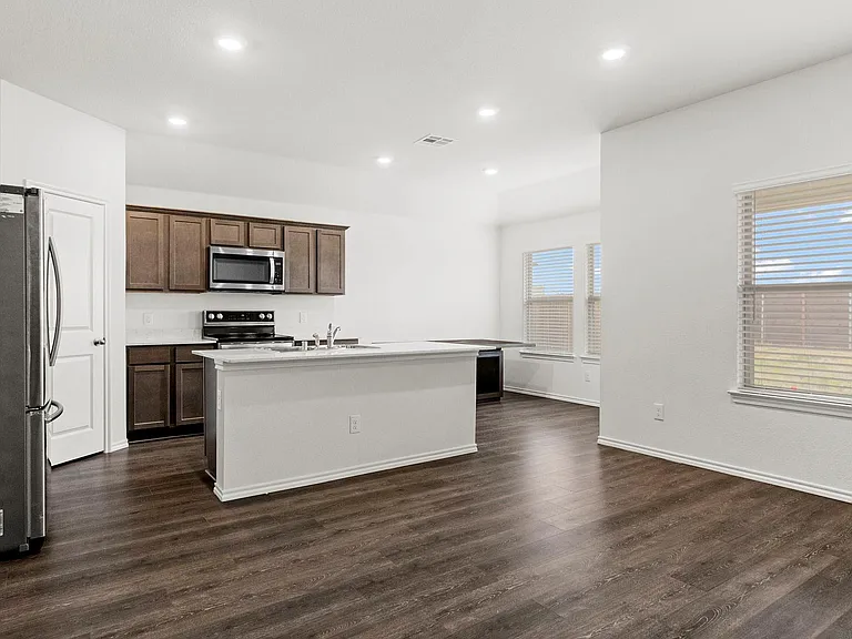 314 Chuck Wagon Dr — Photo 2