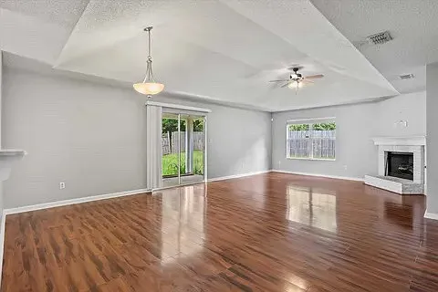3 bed, 1552 sqft, $2,200 — Photo 4