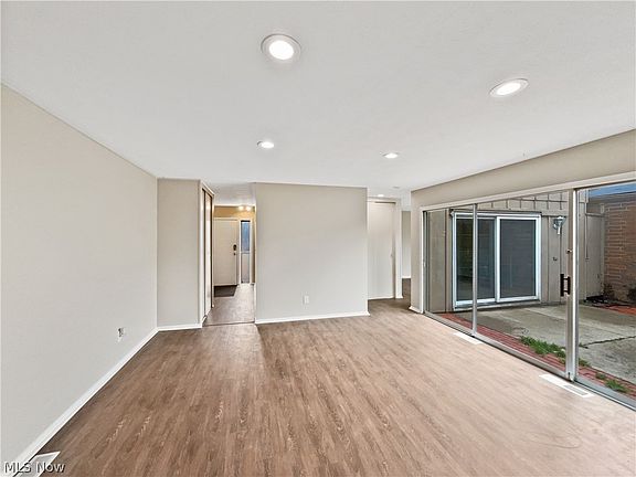 4th image of 649 Tampico Ct