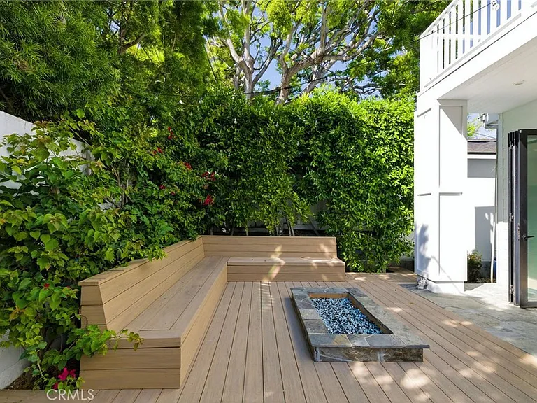 1405 Oak Ave — Photo 32