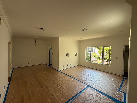 2nd image of 217 S Doheny Dr APT 5