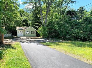 1 Wah Ta Wah Dr, Greenwood Lake, NY 10925