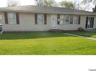 636 S Henderson St, Galesburg, IL 61401