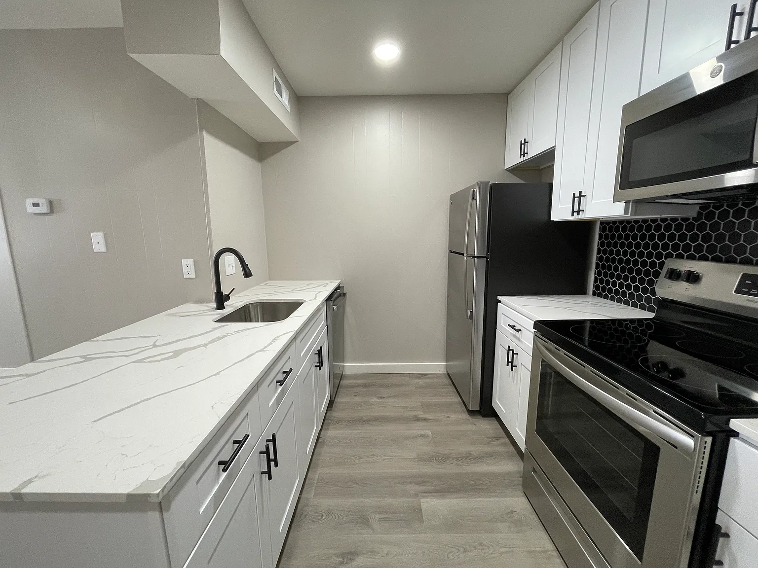 2 bed, 820 sqft, $1,395 — Photo 2