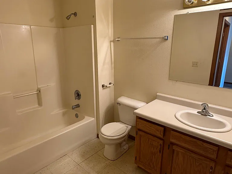 706 Bruce Ct #7 — Photo 8