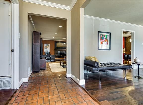 5th image of 3218 Golfing Green Dr