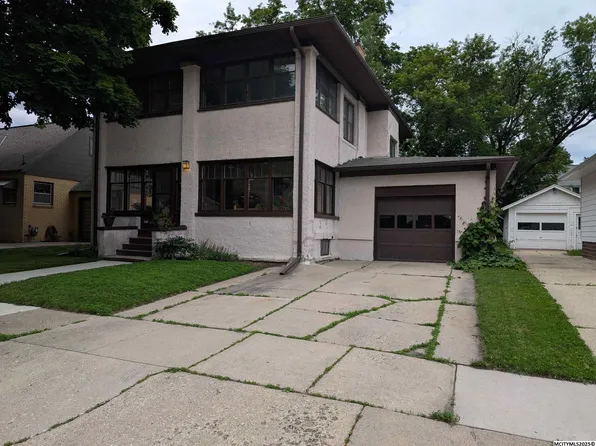 1030 2nd St NW, Mason City, IA 50401