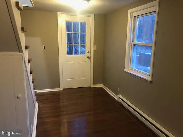 1 bed, 1.0 bath, 1100 sqft, $1,375 — Photo 2