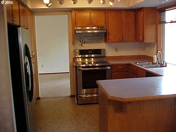 2nd image of 509 NE 139th Ave
