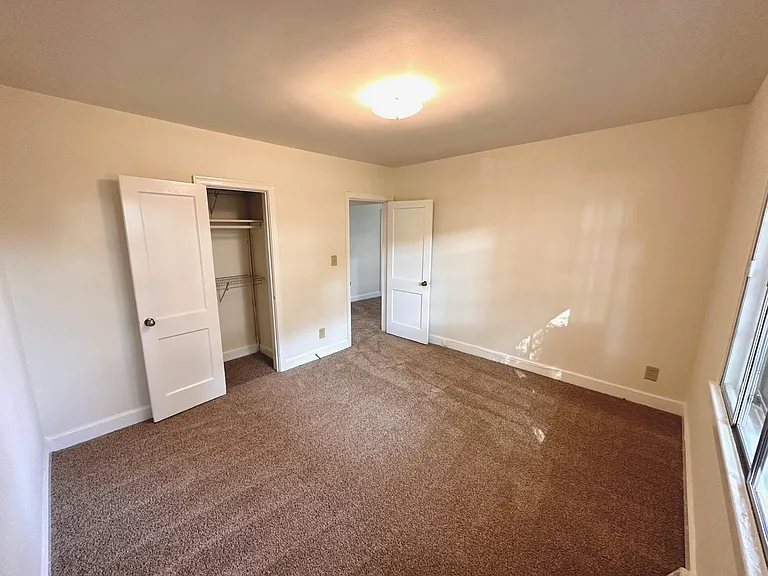 324 Elmhurst Rd — Photo 11