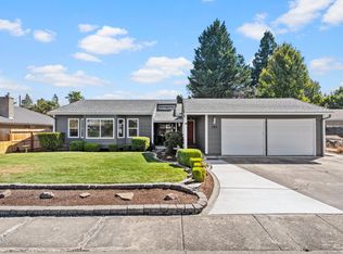 727 Sandra Ln, Central Pt, OR 97502