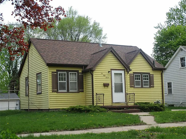 657 Dawson St — Photo 1