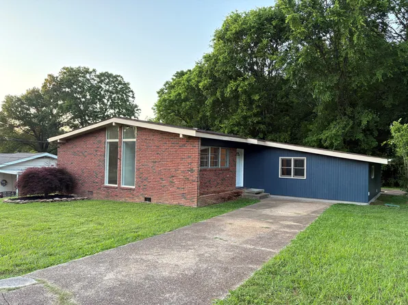 8411 Primrose Ln, Chattanooga, TN 37421