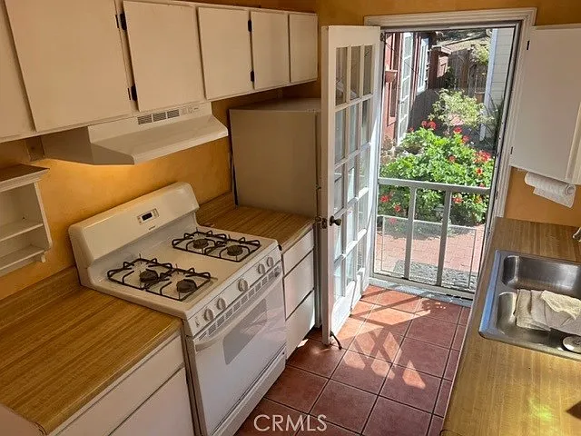 1500 Richard Ave — Photo 3