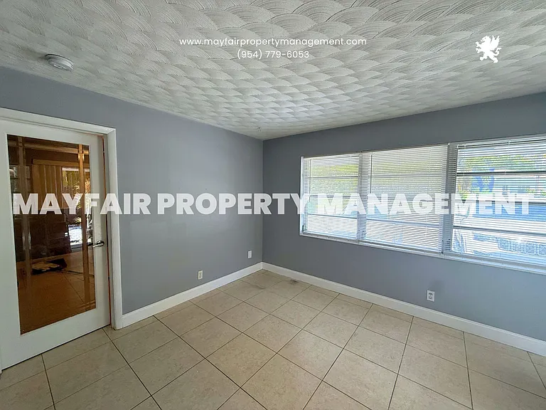 629 NE 15th Ave #1 — Photo 8