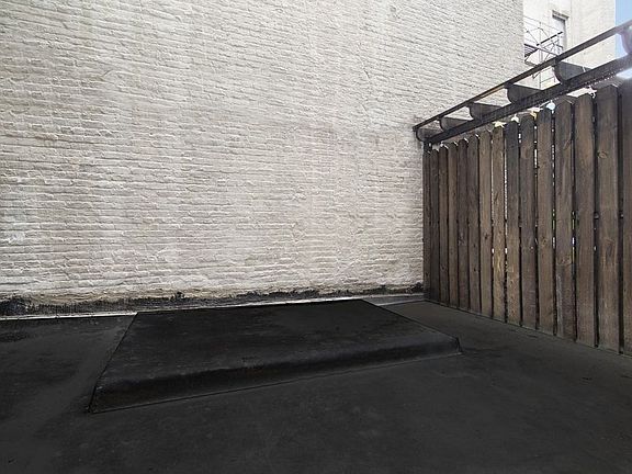 3rd image of 138 Ludlow St APT 4