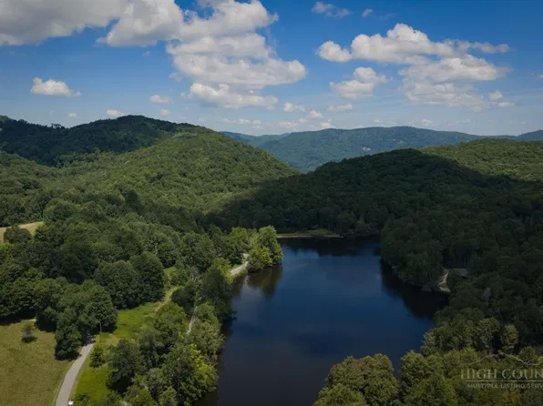 1776 Ripshin Mountain Road, Roan Mountain, TN 37687