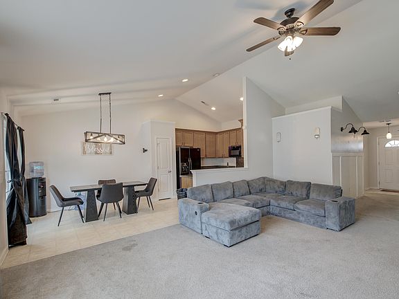 3rd image of 532 English Oak Cir