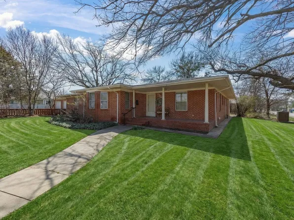 115 W Commerce St, Henrietta, TX 76365