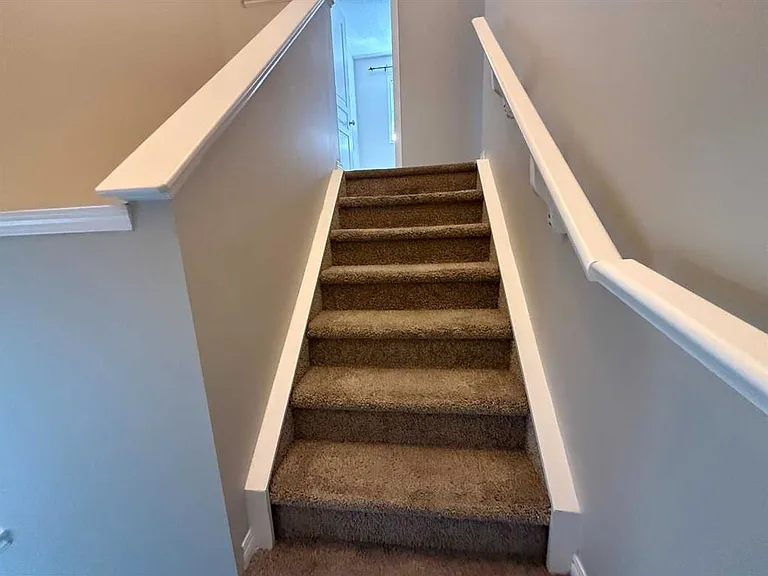 952 Taradale Dr NE — Photo 11