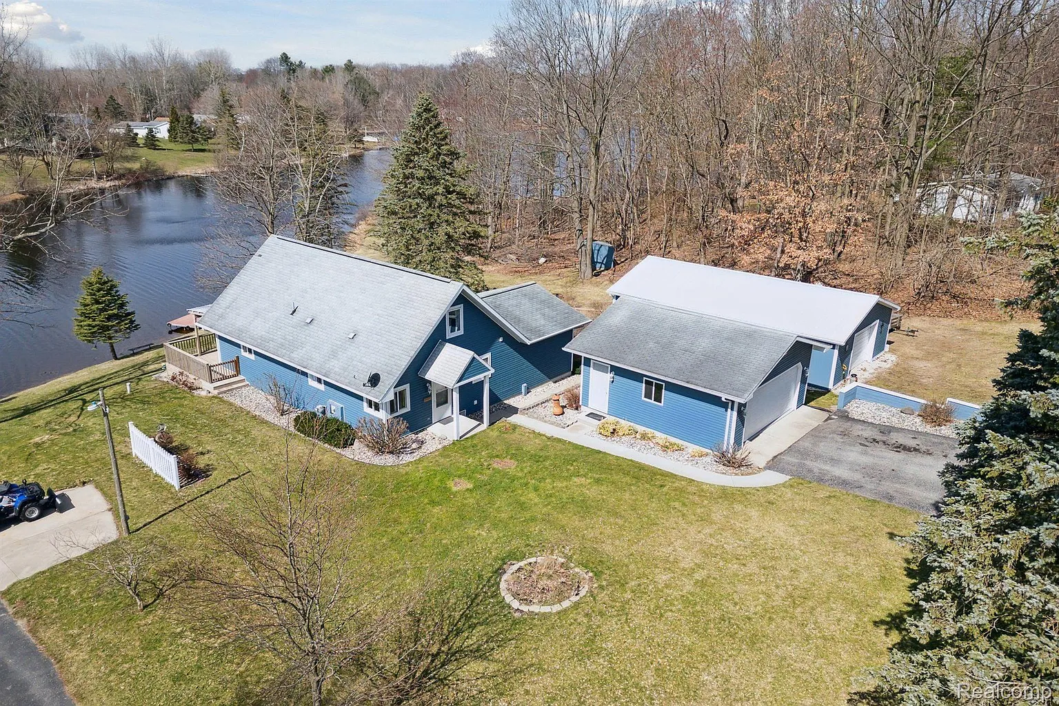 3955 E Shore Dr photo 1