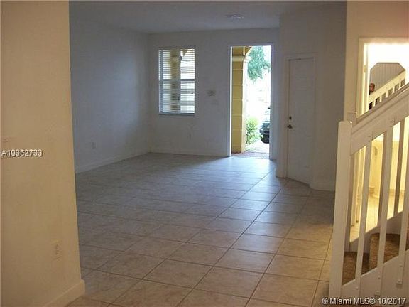 5th image of 10821 NW 80th Ln