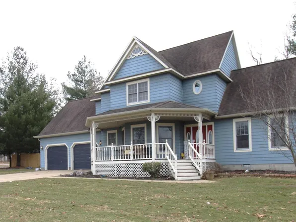 1 Brookhaven Dr, Mount Vernon, IL 62864