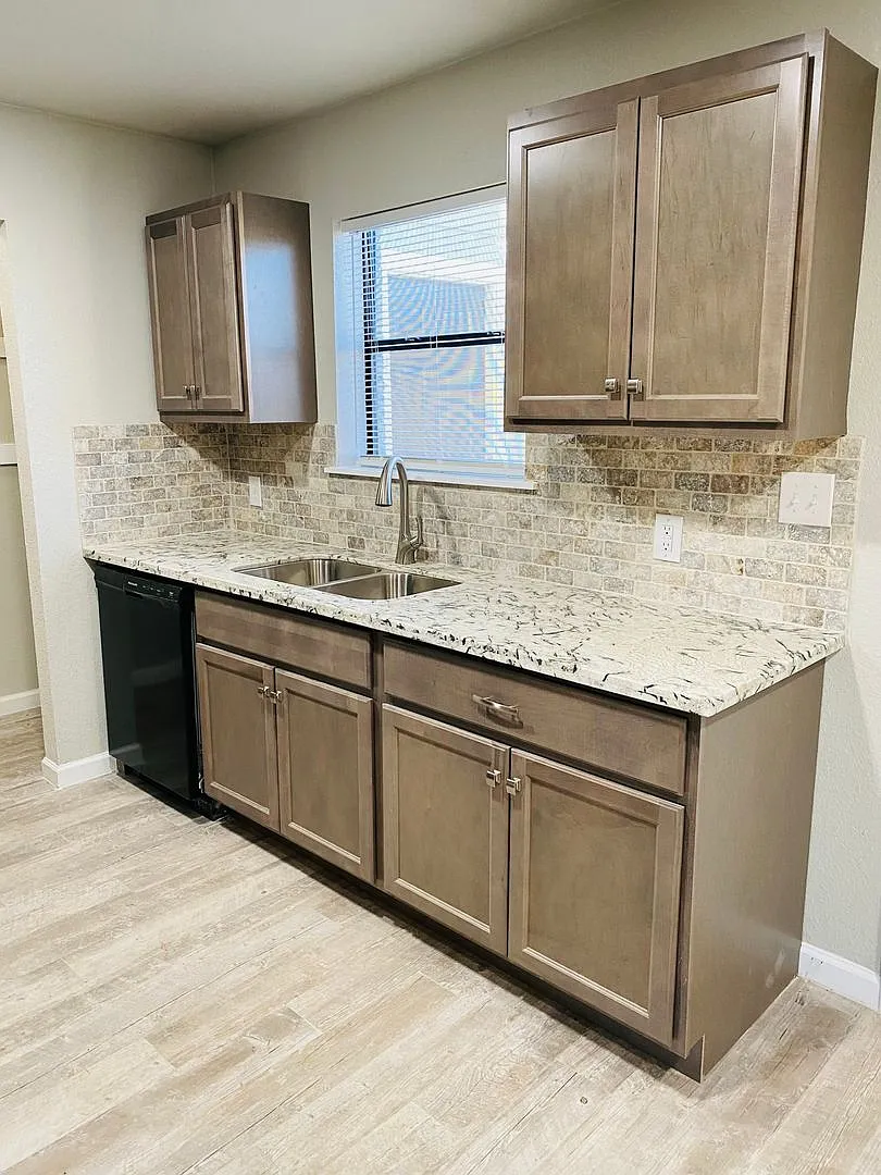 6017B Bedford, Beaumont, TX 77708 — Photo 4