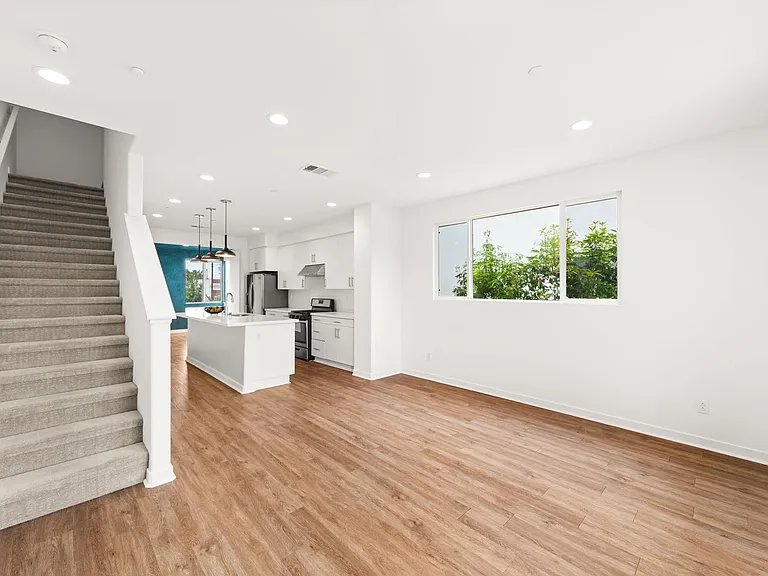 129 N 5th St #F — Photo 5