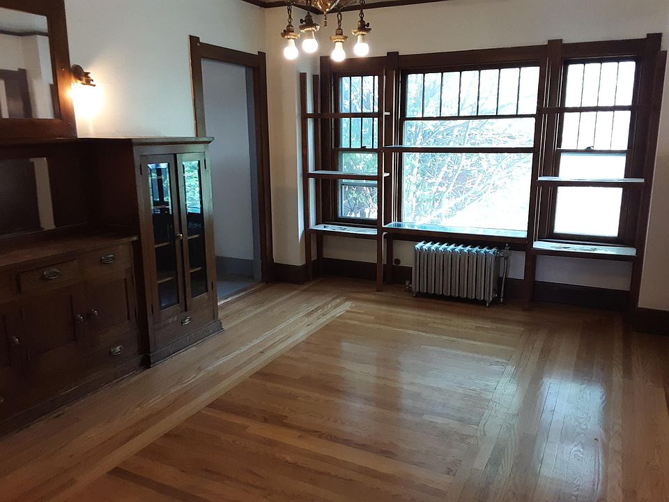 1st image of 315 S 6th St