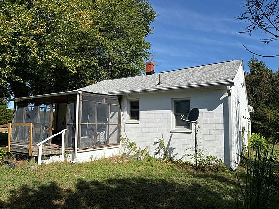 2nd image of 105 Moores Mill Rd