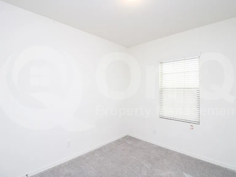 2450 E Alonso Dr — Photo 9
