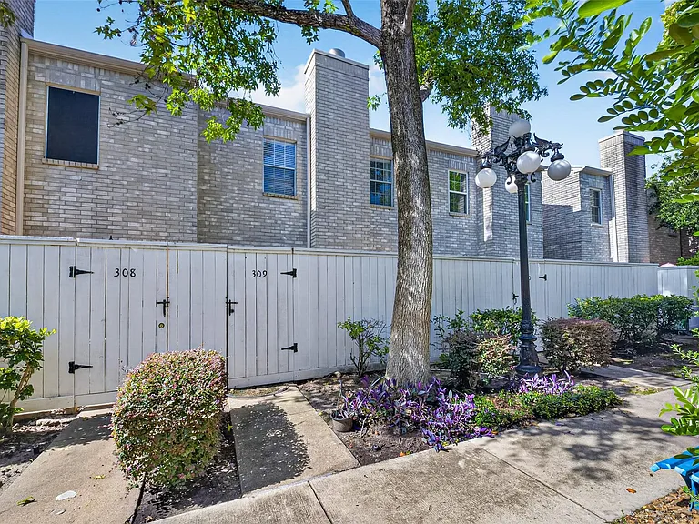 3780 Tanglewilde St #309 — Photo 45