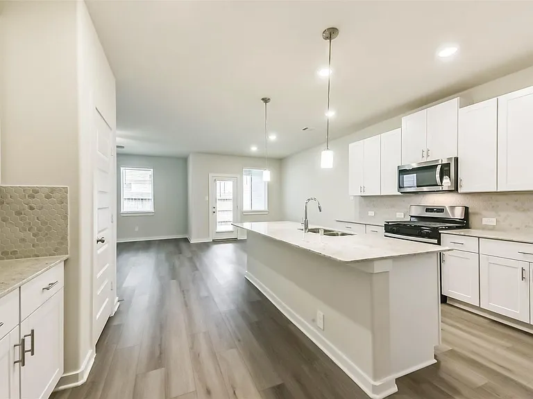 583 Avisa Dr — Photo 8